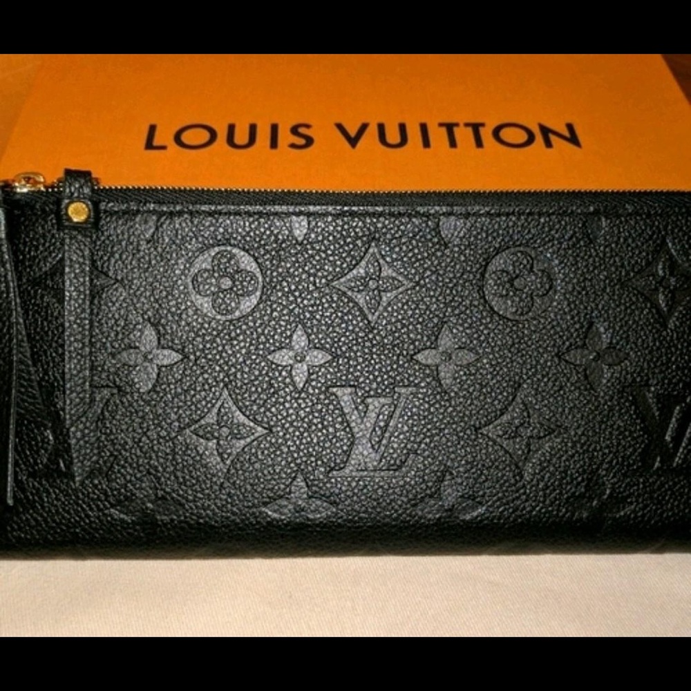 LOUIS VUITTON
Empreinte Adele Wallet Black